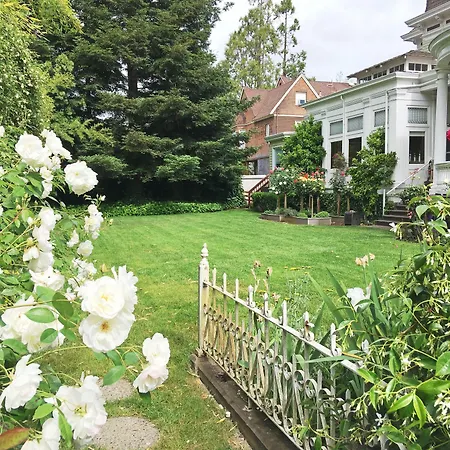 Churchill Manor-3
